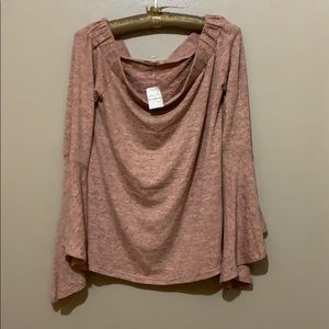 Off shoulder flowing sleeves top